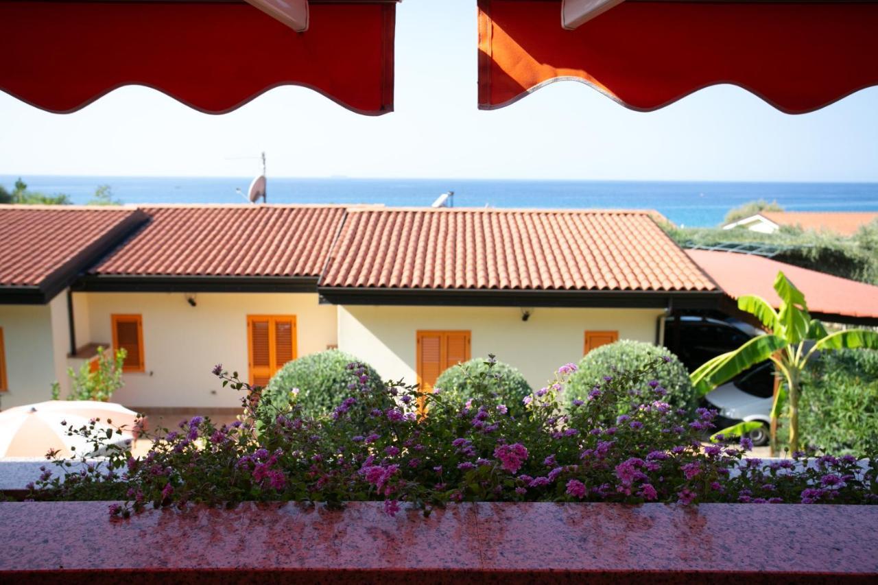 Le Casette Sul Mare Capo Vaticano Extérieur photo